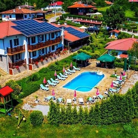 Hotel Family Complex Krisbo Donkovtsi Zewnętrze zdjęcie