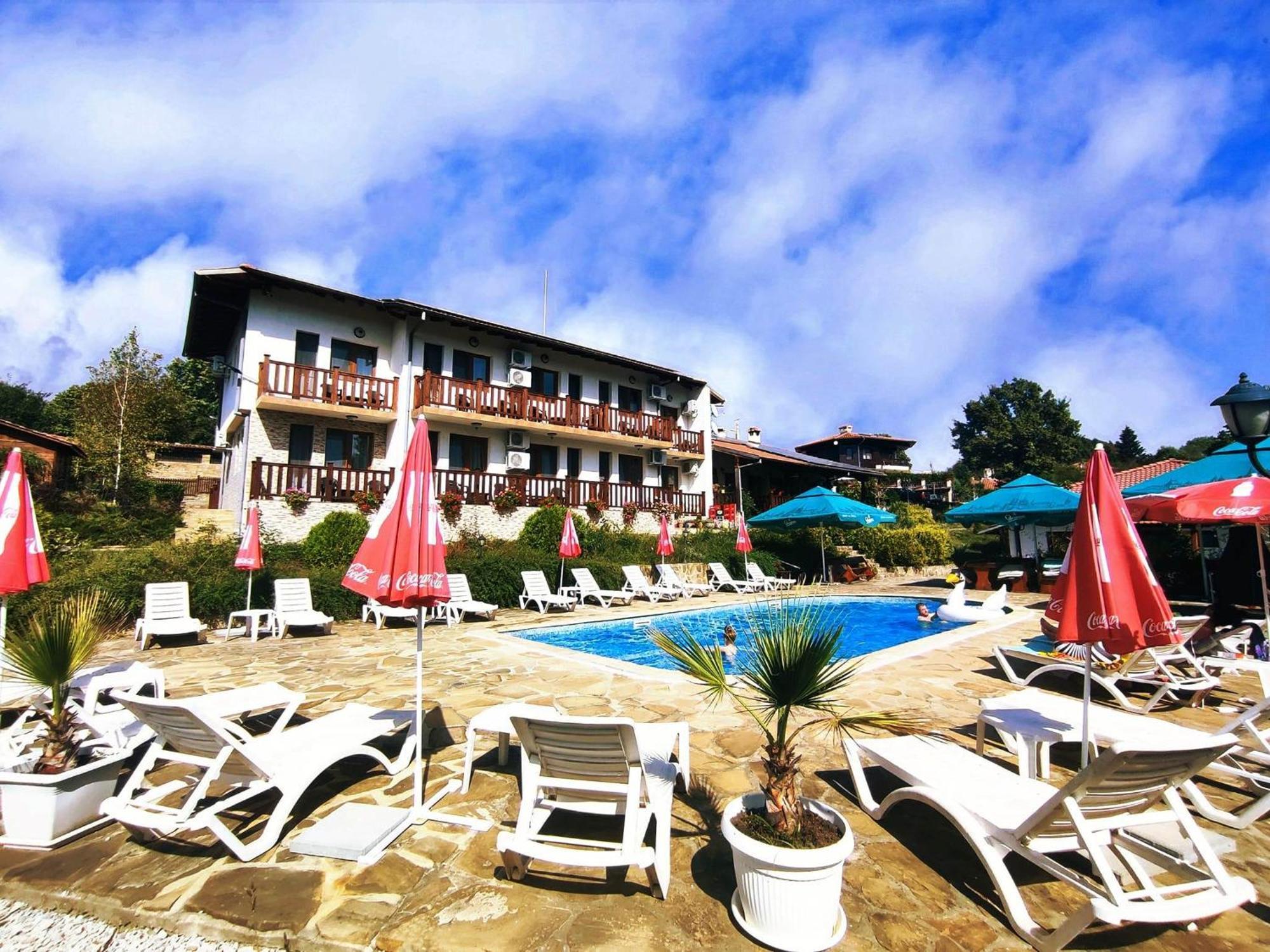 Hotel Family Complex Krisbo Donkovtsi Zewnętrze zdjęcie