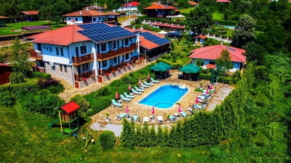 Hotel Family Complex Krisbo Donkovtsi Zewnętrze zdjęcie