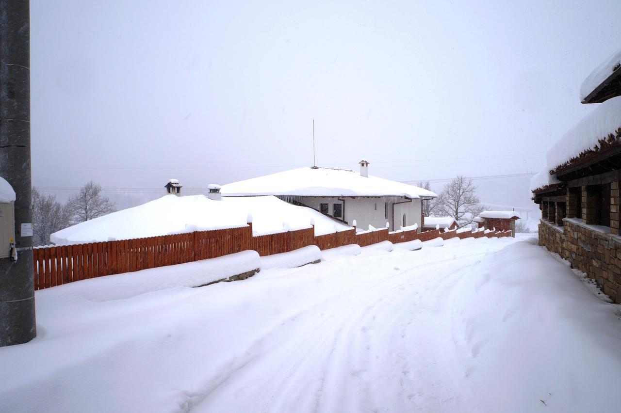 Hotel Family Complex Krisbo Donkovtsi Zewnętrze zdjęcie