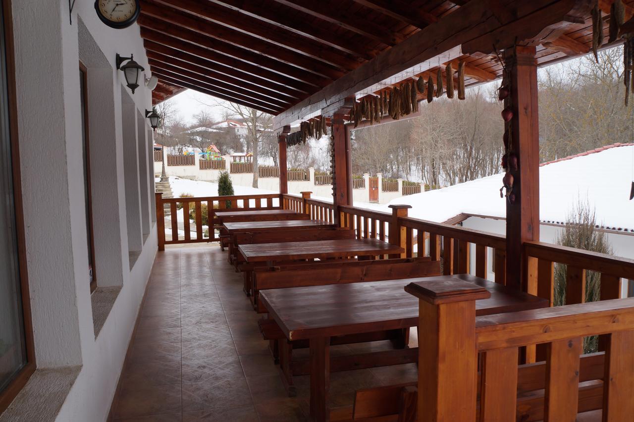 Hotel Family Complex Krisbo Donkovtsi Zewnętrze zdjęcie