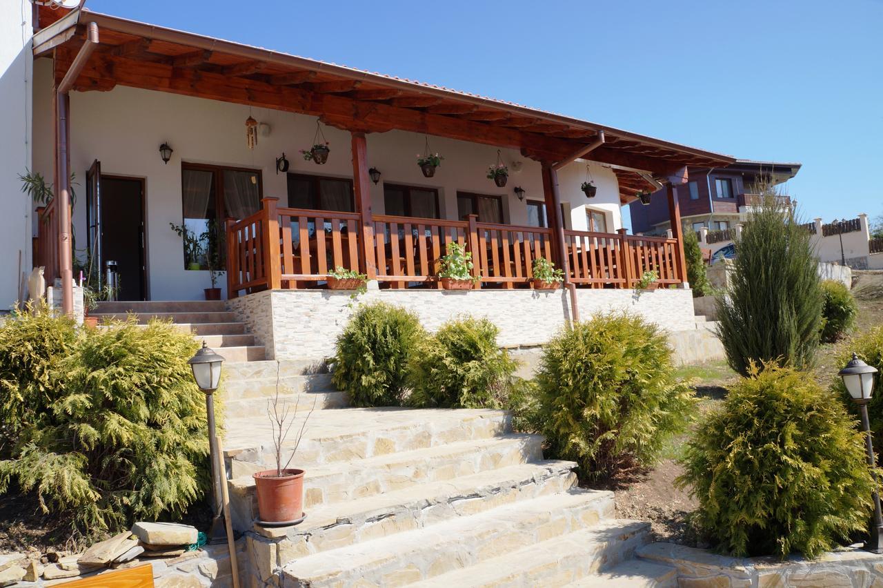 Hotel Family Complex Krisbo Donkovtsi Zewnętrze zdjęcie