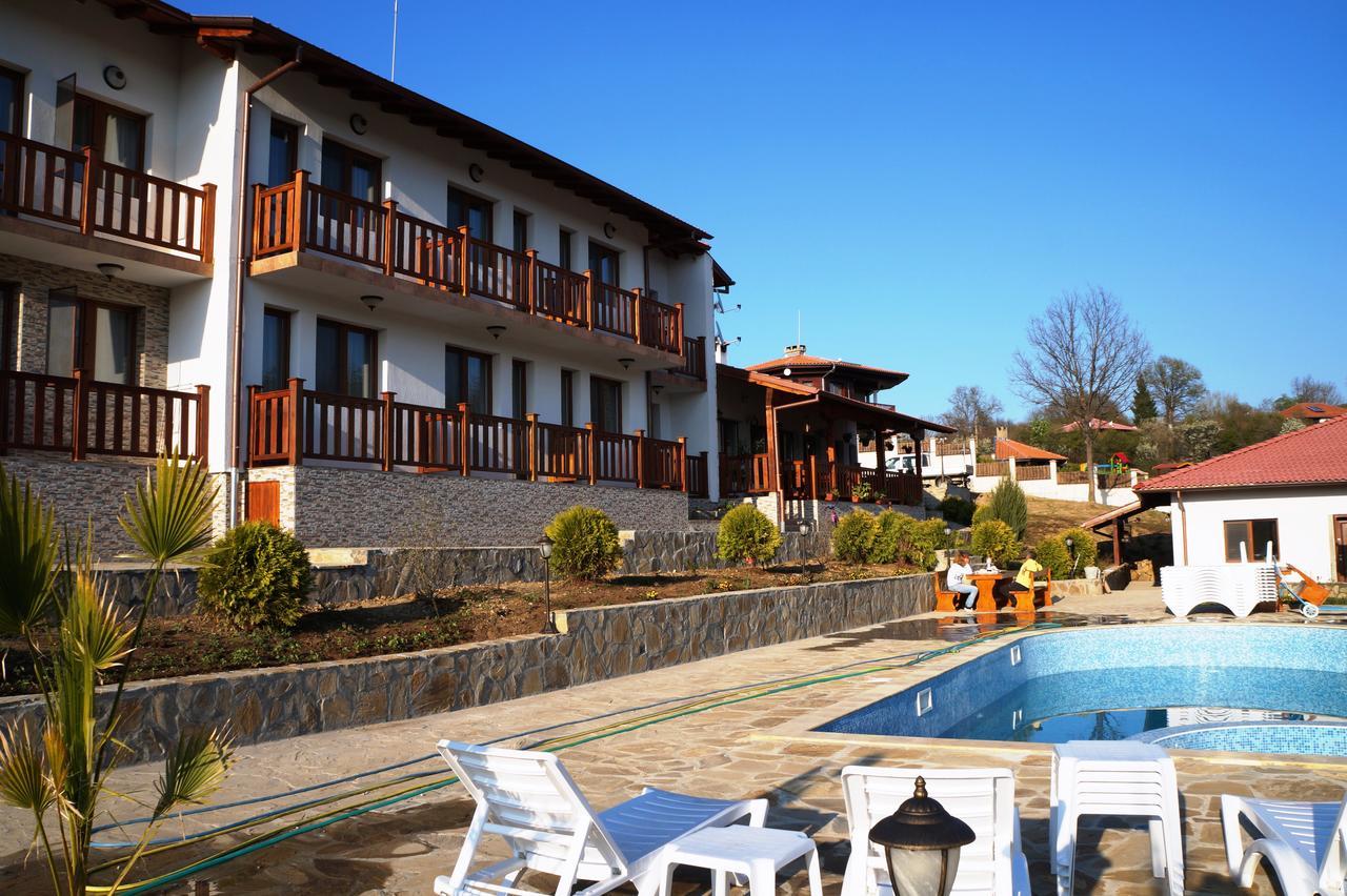 Hotel Family Complex Krisbo Donkovtsi Zewnętrze zdjęcie