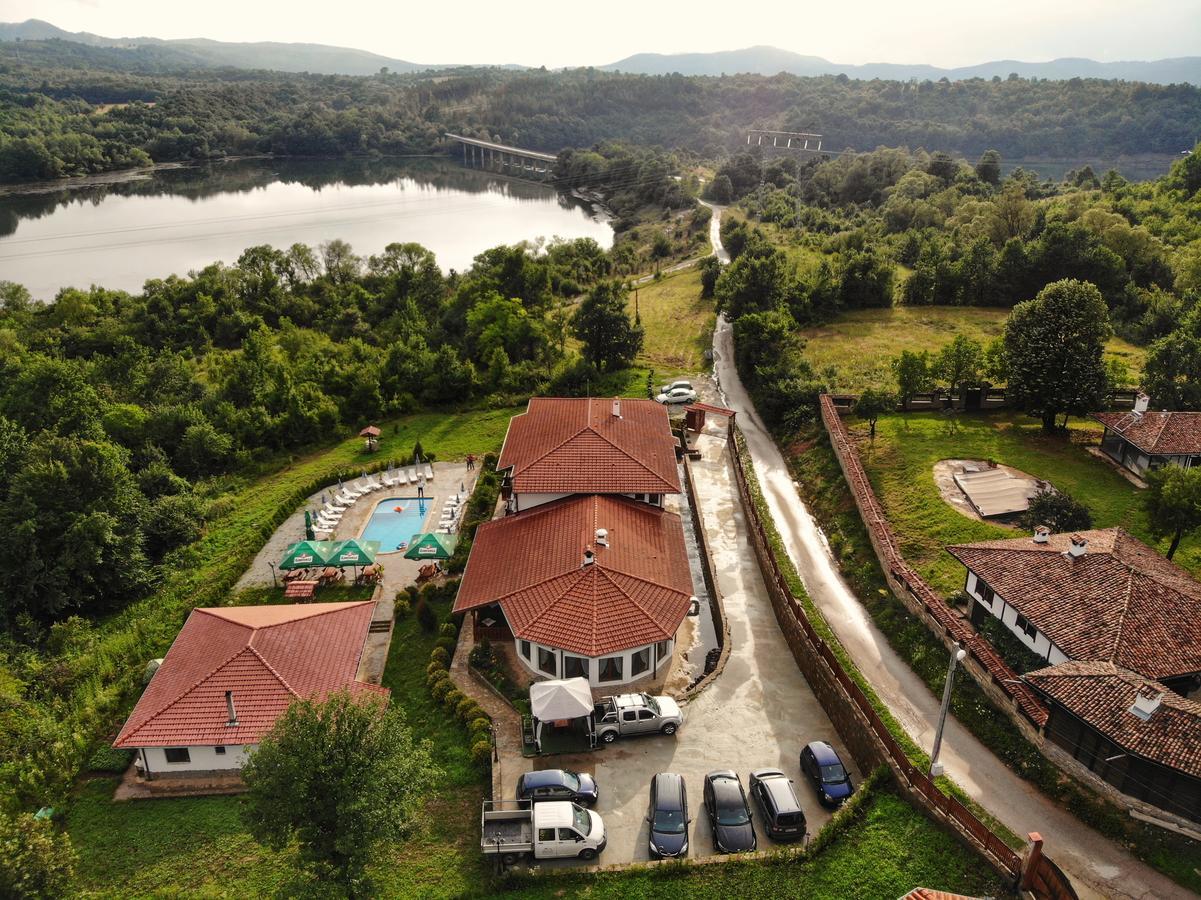 Hotel Family Complex Krisbo Donkovtsi Zewnętrze zdjęcie