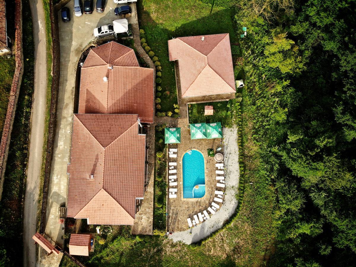 Hotel Family Complex Krisbo Donkovtsi Zewnętrze zdjęcie