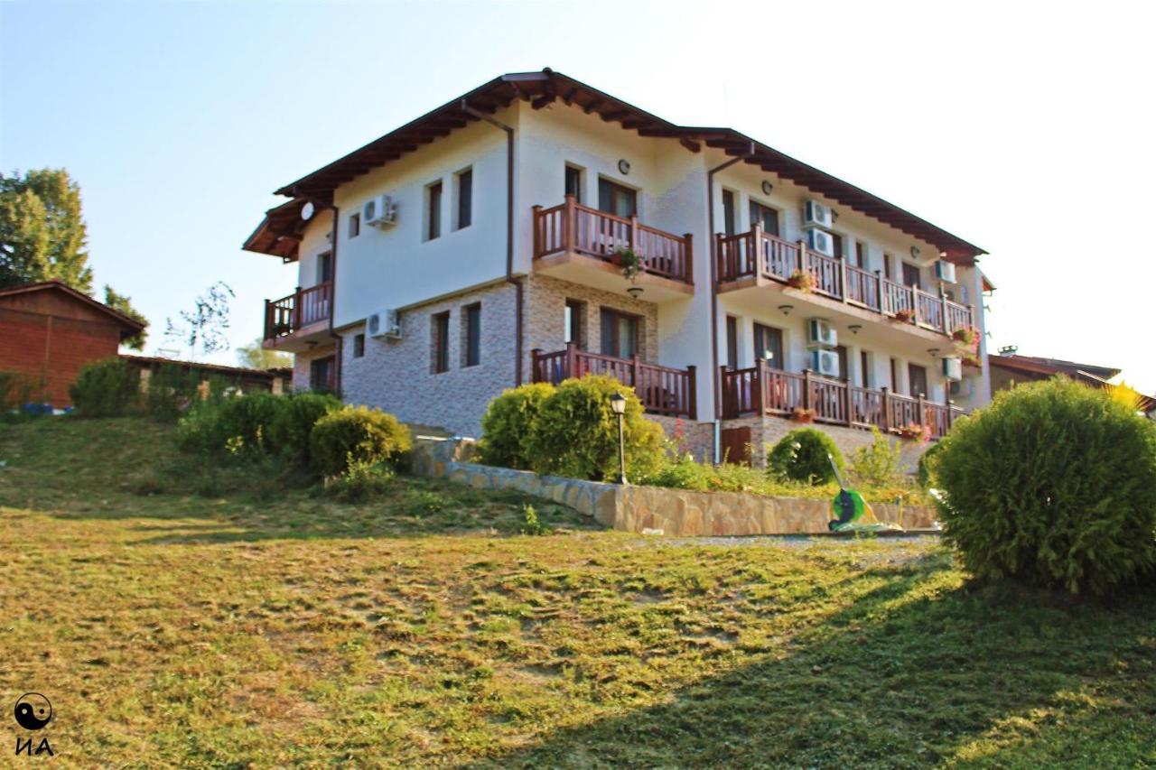 Hotel Family Complex Krisbo Donkovtsi Zewnętrze zdjęcie