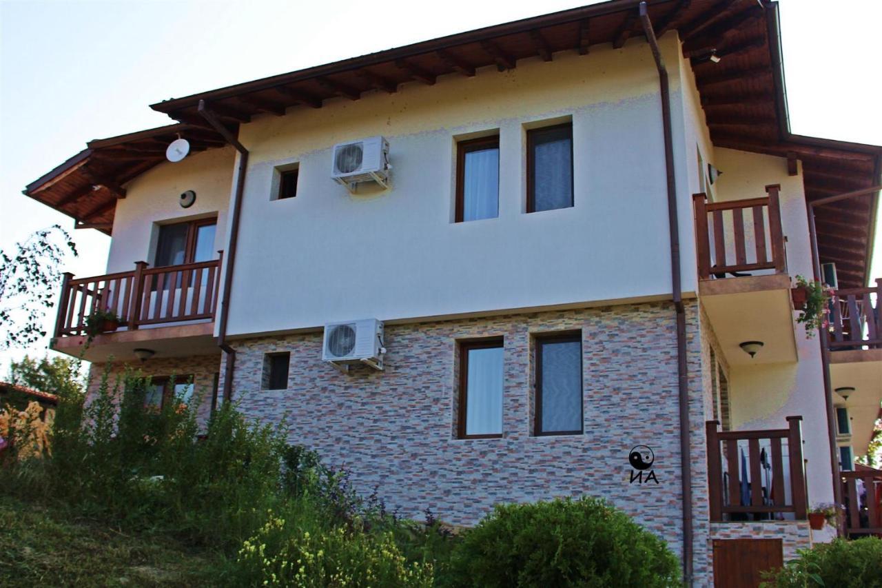 Hotel Family Complex Krisbo Donkovtsi Zewnętrze zdjęcie