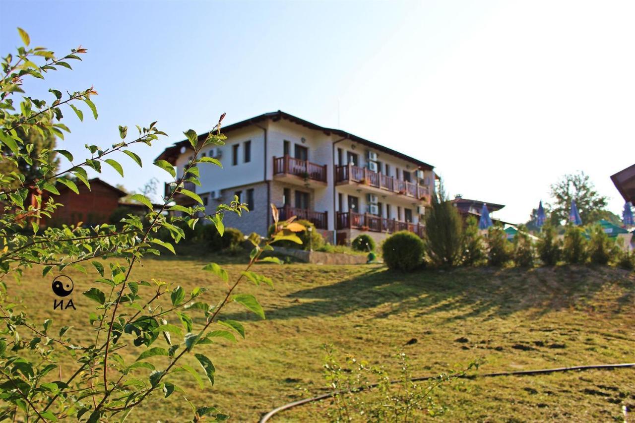 Hotel Family Complex Krisbo Donkovtsi Zewnętrze zdjęcie
