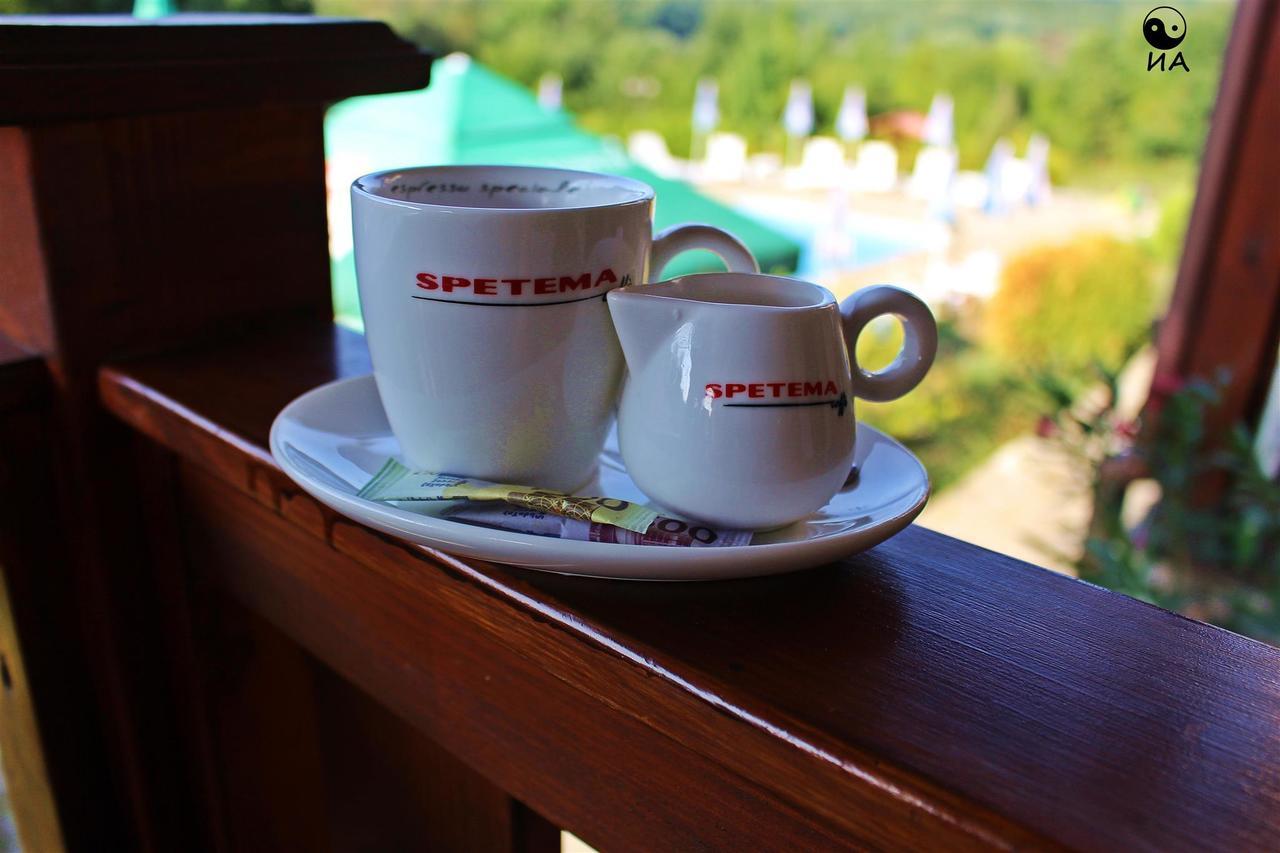 Hotel Family Complex Krisbo Donkovtsi Zewnętrze zdjęcie
