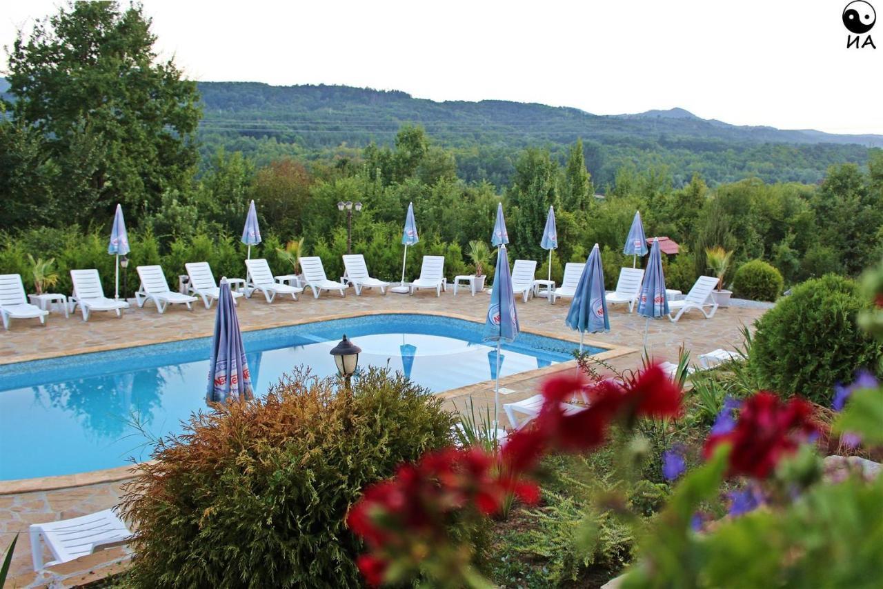 Hotel Family Complex Krisbo Donkovtsi Zewnętrze zdjęcie
