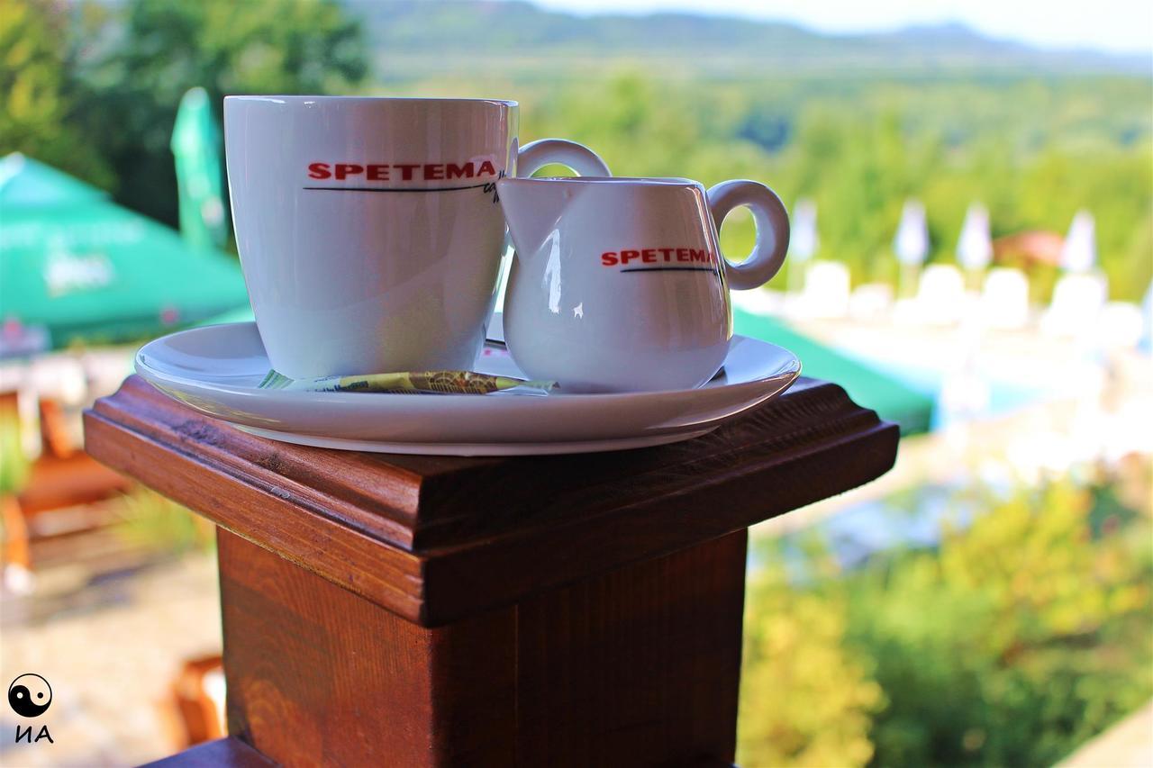 Hotel Family Complex Krisbo Donkovtsi Zewnętrze zdjęcie